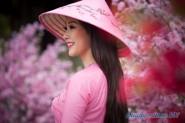 Tấm áo màu hoa đào