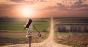 Xách balo lên và đi