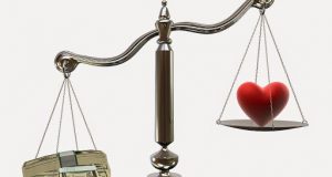 Đồng tiền có mùi gì?