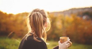 Em không cần một tình yêu lưng chừng