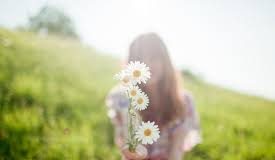 Hạnh Phúc Cách Mình Bao Xa