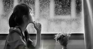 Gió mùa về chỉ còn em và nỗi nhớ