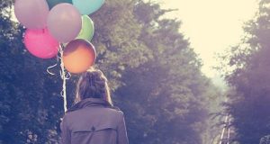 Tại sao em phải bước tiếp mà không có anh ở bên